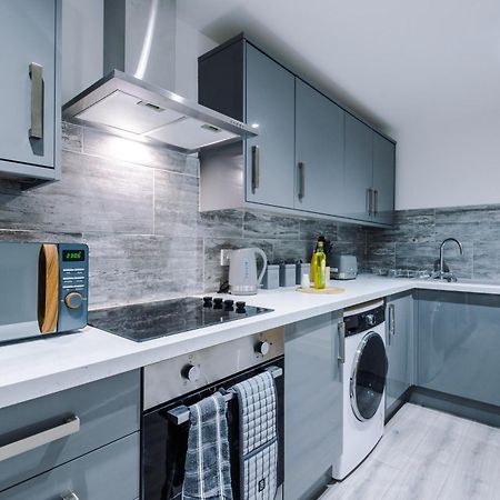 Rest & Recharge At The Station Apartments แมนเชสเตอร์ ภายนอก รูปภาพ