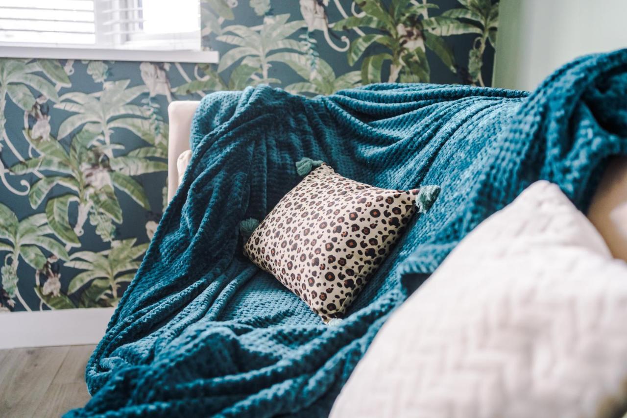Rest & Recharge At The Station Apartments แมนเชสเตอร์ ภายนอก รูปภาพ