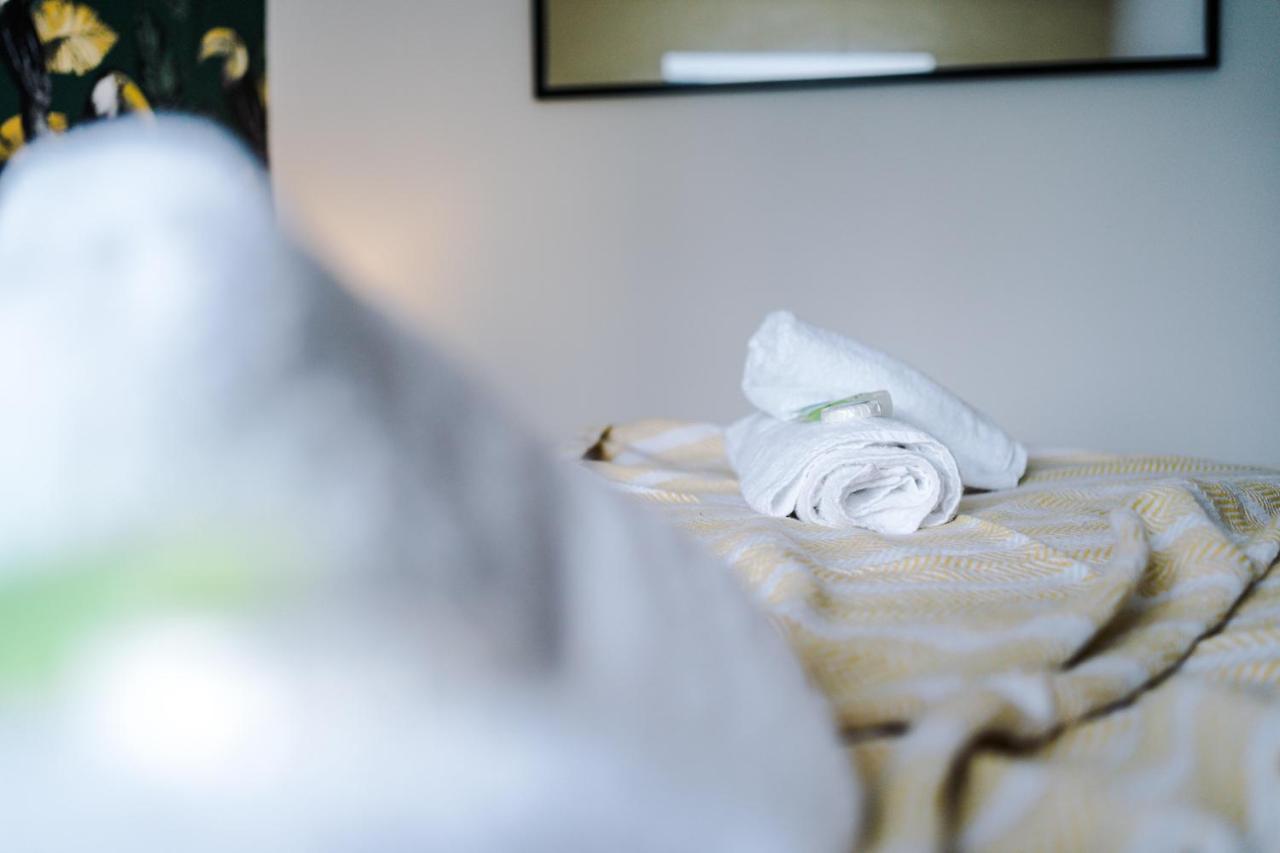 Rest & Recharge At The Station Apartments แมนเชสเตอร์ ภายนอก รูปภาพ