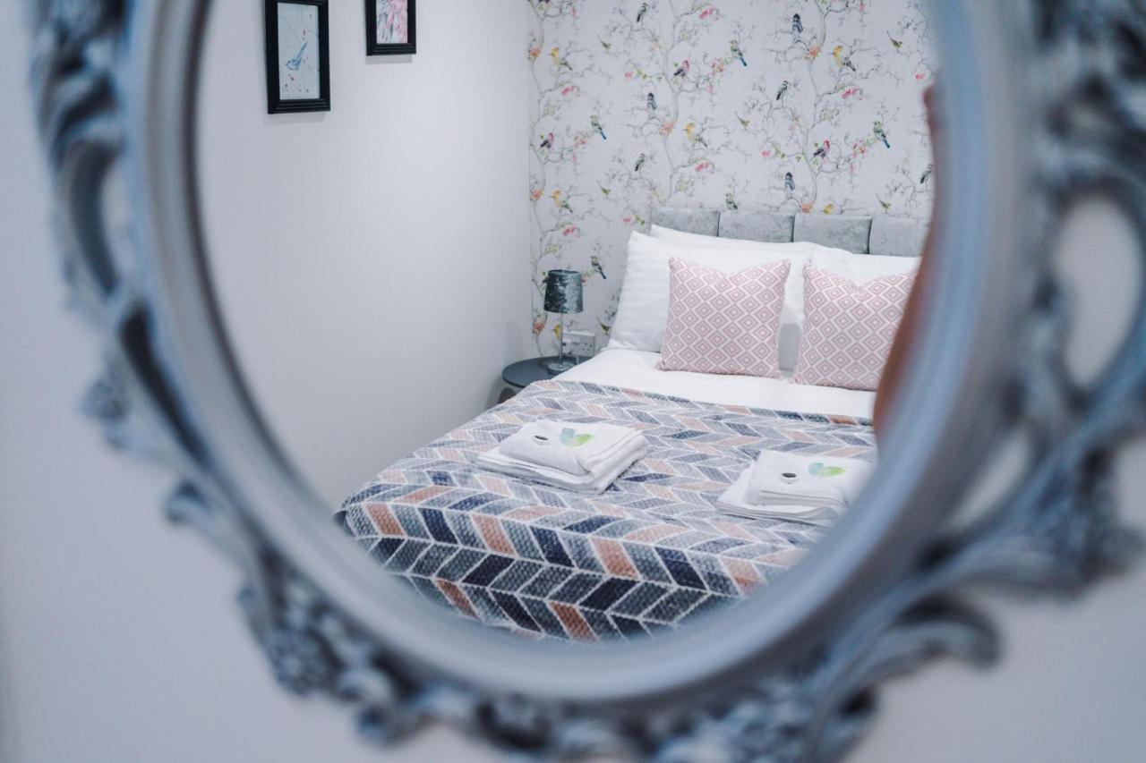 Rest & Recharge At The Station Apartments แมนเชสเตอร์ ภายนอก รูปภาพ